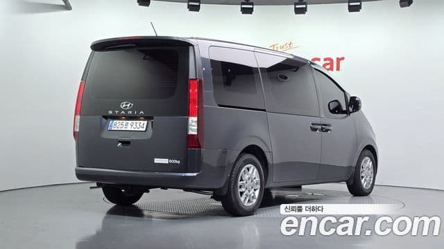 Hyundai Staria 2