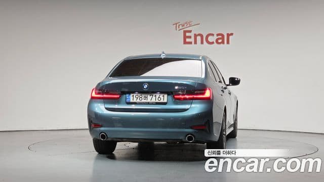 BMW 3 Series (G20) 4