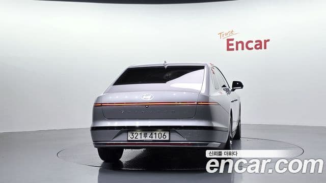 Hyundai Grandeur (GN7) 3
