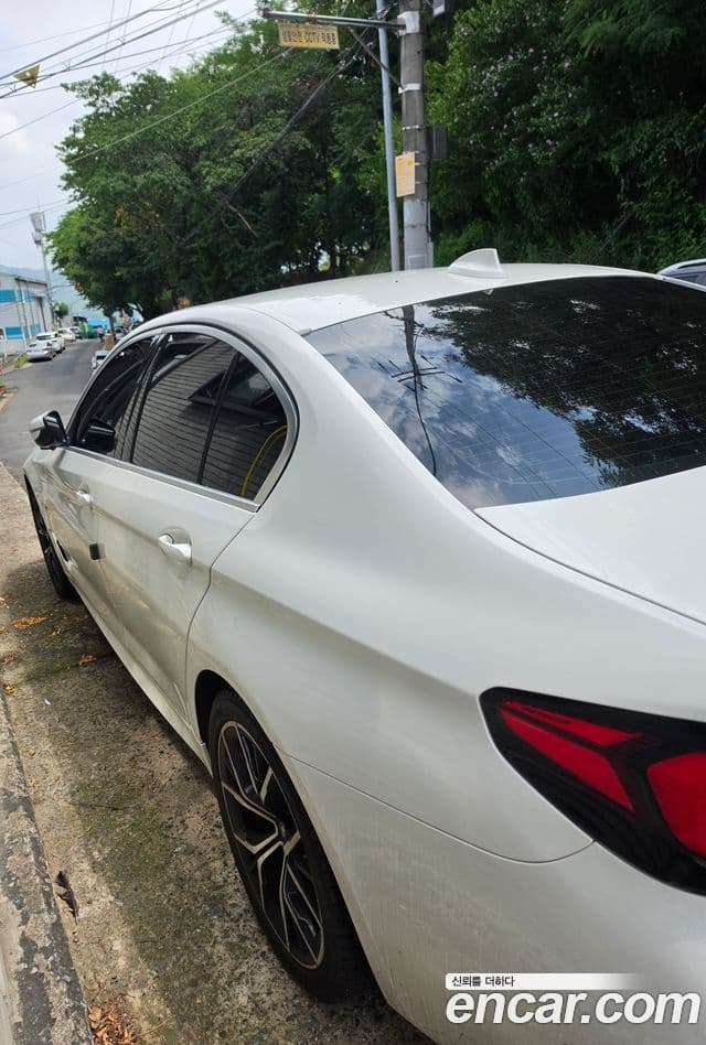 BMW 5 Series (G30) 2