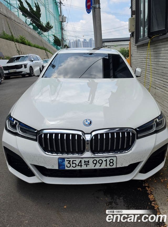 BMW 5 Series (G30) 3