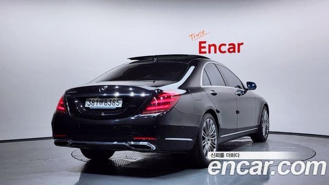 Mercedes-Benz S-Class W222 2
