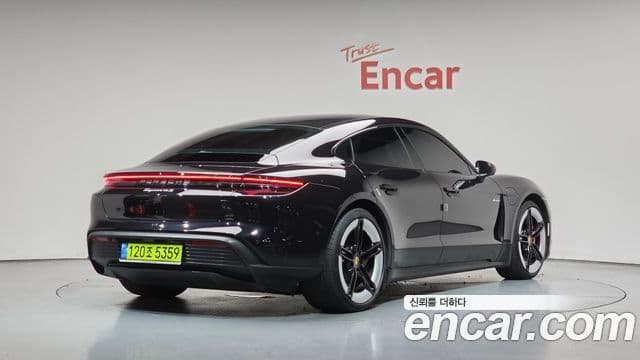 Porsche Taycan 2