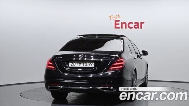 Mercedes-Benz S-Class W222 3