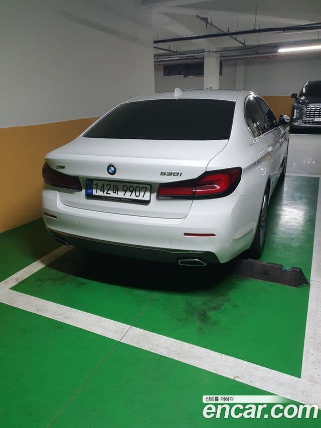 BMW 5 Series (G30) 2