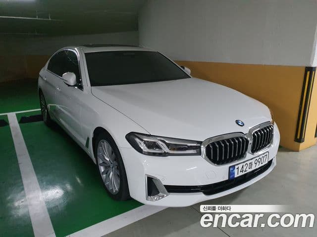 BMW 5 Series (G30) 3