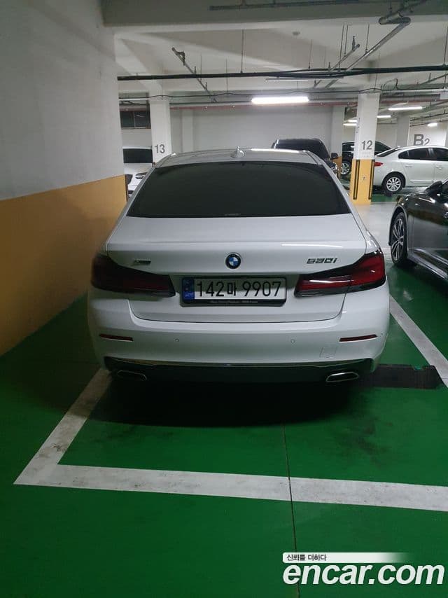 BMW 5 Series (G30) 4