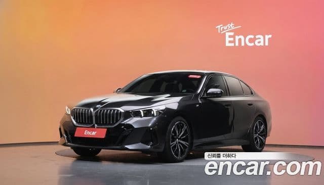 BMW 5 Series (G60)