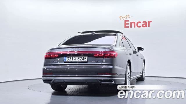 Audi A8 (D5) 3