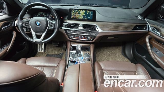 BMW 5 Series (G30) 4