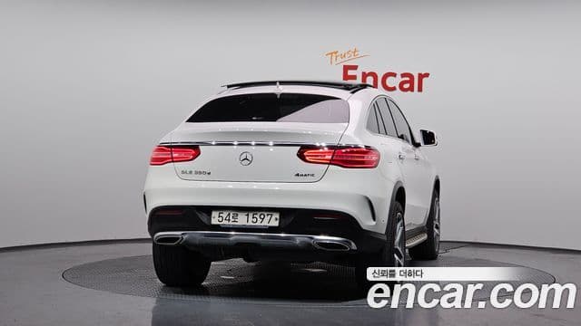 Mercedes-Benz GLE-Class W166 4