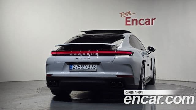 Porsche Panamera (976) 4