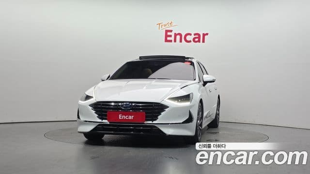 Hyundai Sonata (DN8) 2