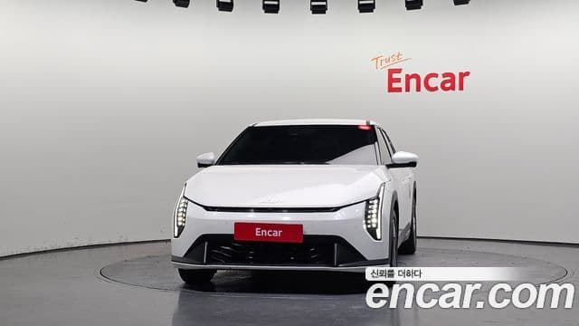 Kia EV4 3