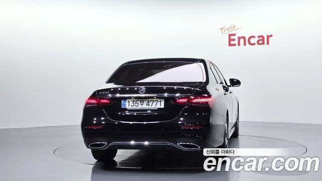 Mercedes-Benz E-Class W213 4