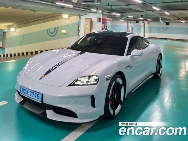 Porsche Taycan 1