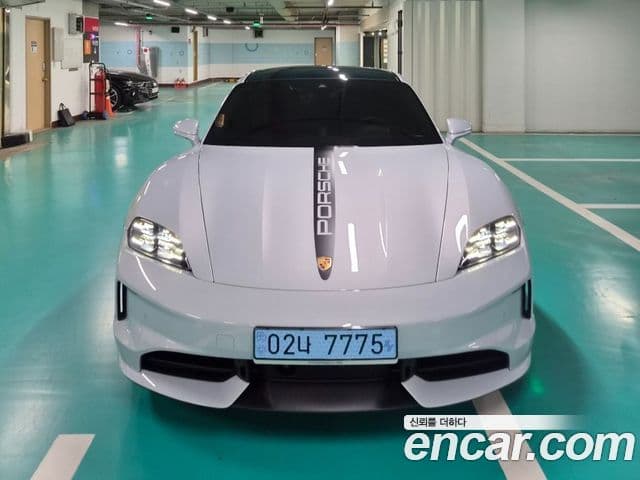 Porsche Taycan 3