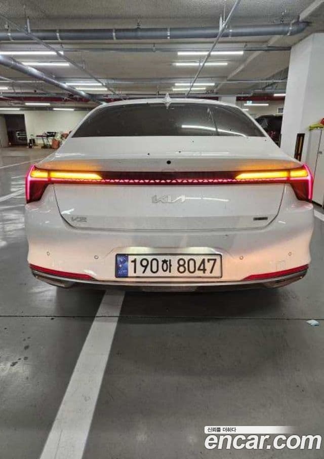 Kia K8 Hybrid 3