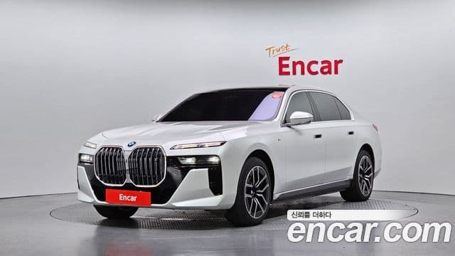 BMW i7 (G70)