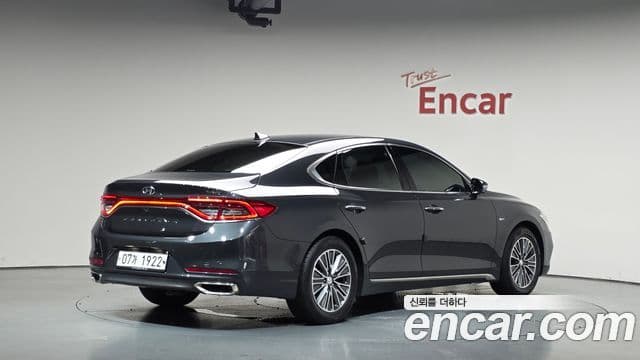 Hyundai Grandeur IG Hybrid 2