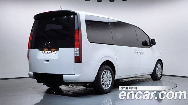 Hyundai Staria 2