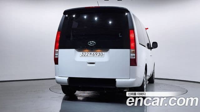 Hyundai Staria 4