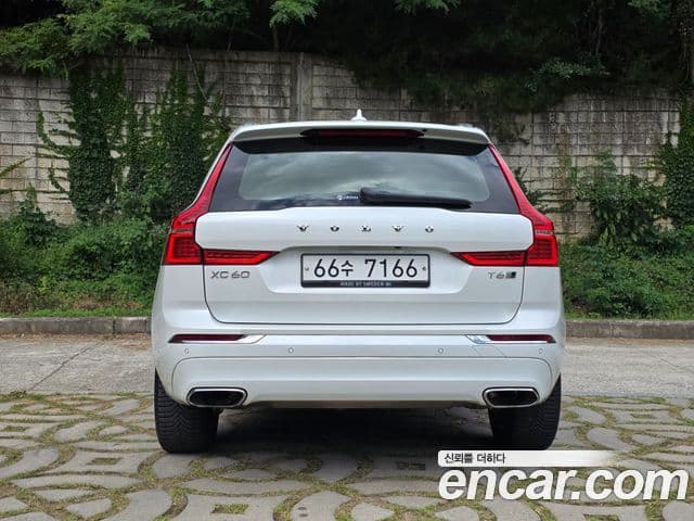 Volvo XC60 2nd Gen 4