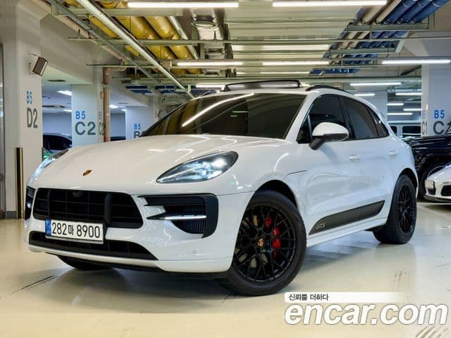 Porsche Macan 1