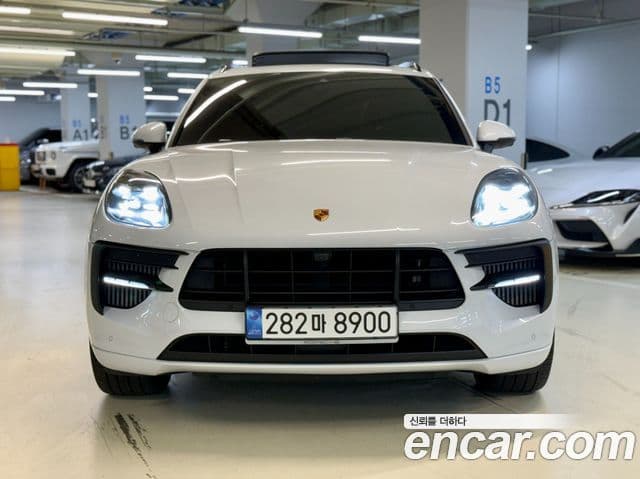 Porsche Macan 2
