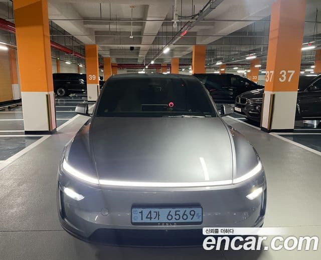 Tesla Model Y 3