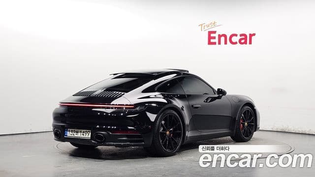 Porsche 911 (992) 2