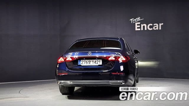 Mercedes-Benz E-Class W214 3