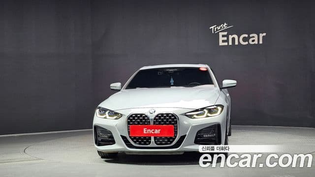 BMW 4 Series (G22) 3