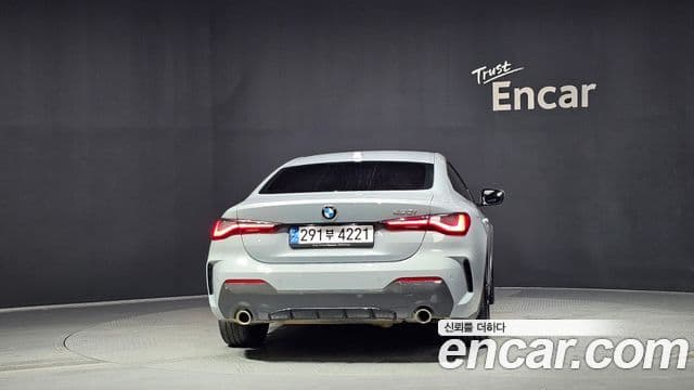 BMW 4 Series (G22) 4