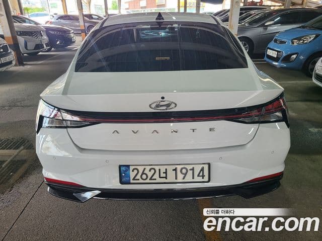 Hyundai Avante (CN7) 4