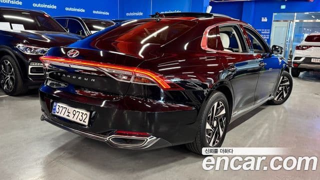 Hyundai The New Grandeur IG Hybrid 3