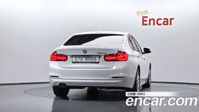 BMW 3 Series (F30) 4
