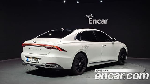 Hyundai The New Grandeur IG Hybrid 2