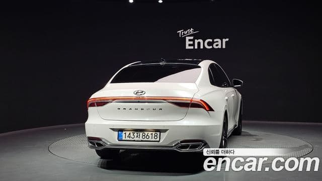 Hyundai The New Grandeur IG Hybrid 4