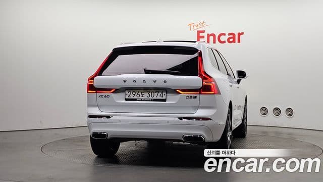 Volvo XC60 2nd Gen 4