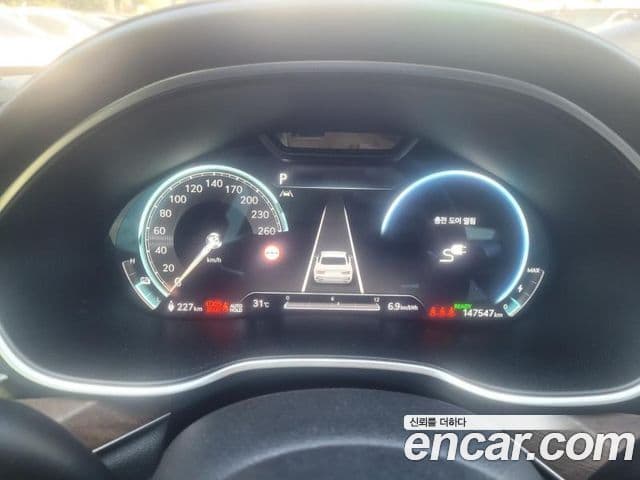 Genesis Electrified G80 (RG3) 4
