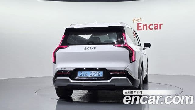 Kia EV9 4