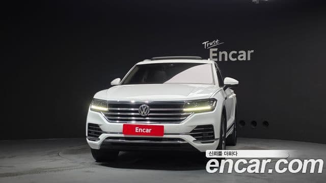 Volkswagen Touareg 3rd Gen 3