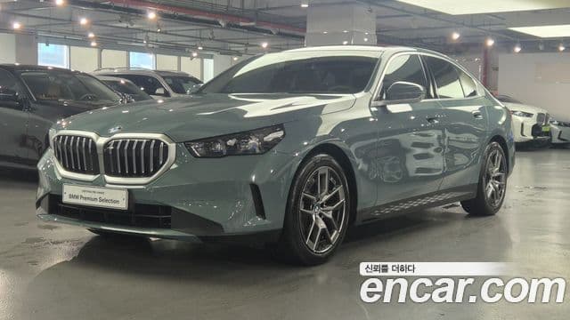 BMW 5 Series (G60)
