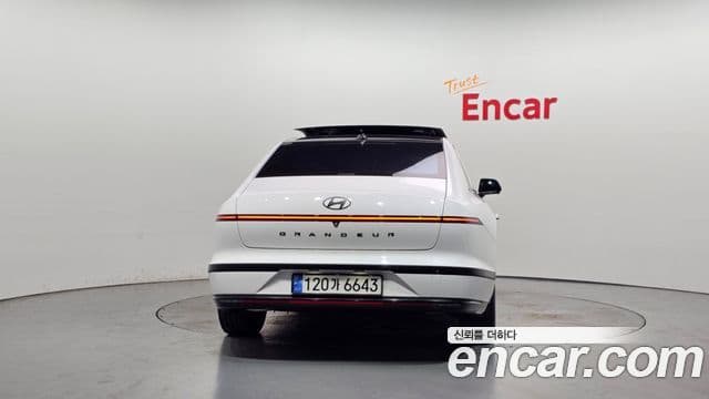 Hyundai Grandeur Hybrid (GN7) 4
