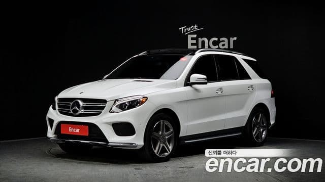 Mercedes-Benz GLE-Class W166 1