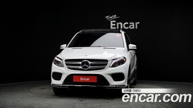 Mercedes-Benz GLE-Class W166 3
