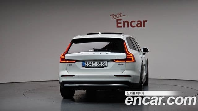 Volvo V60 Cross Country 2nd Gen 4