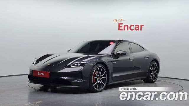 Porsche Taycan 1