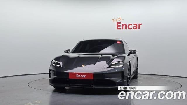 Porsche Taycan 3